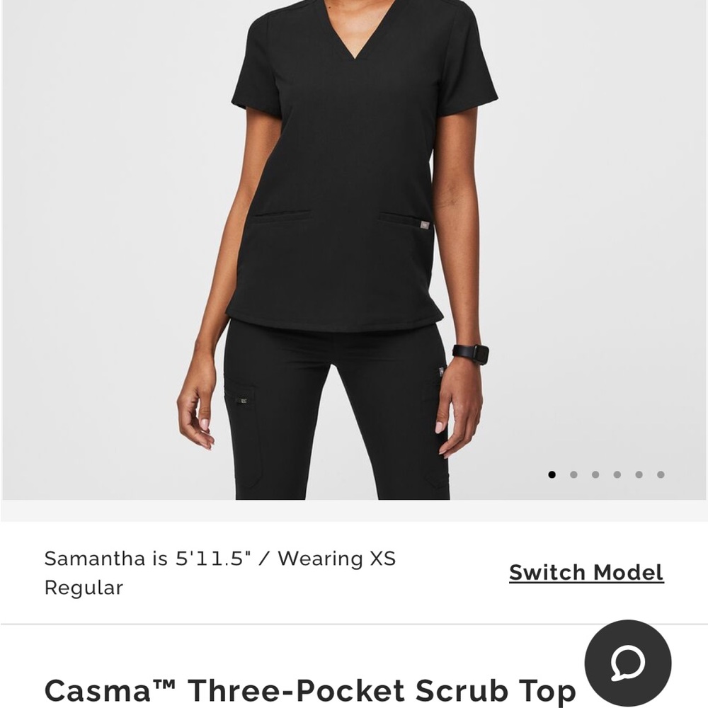 Casma black XS figs scrub top